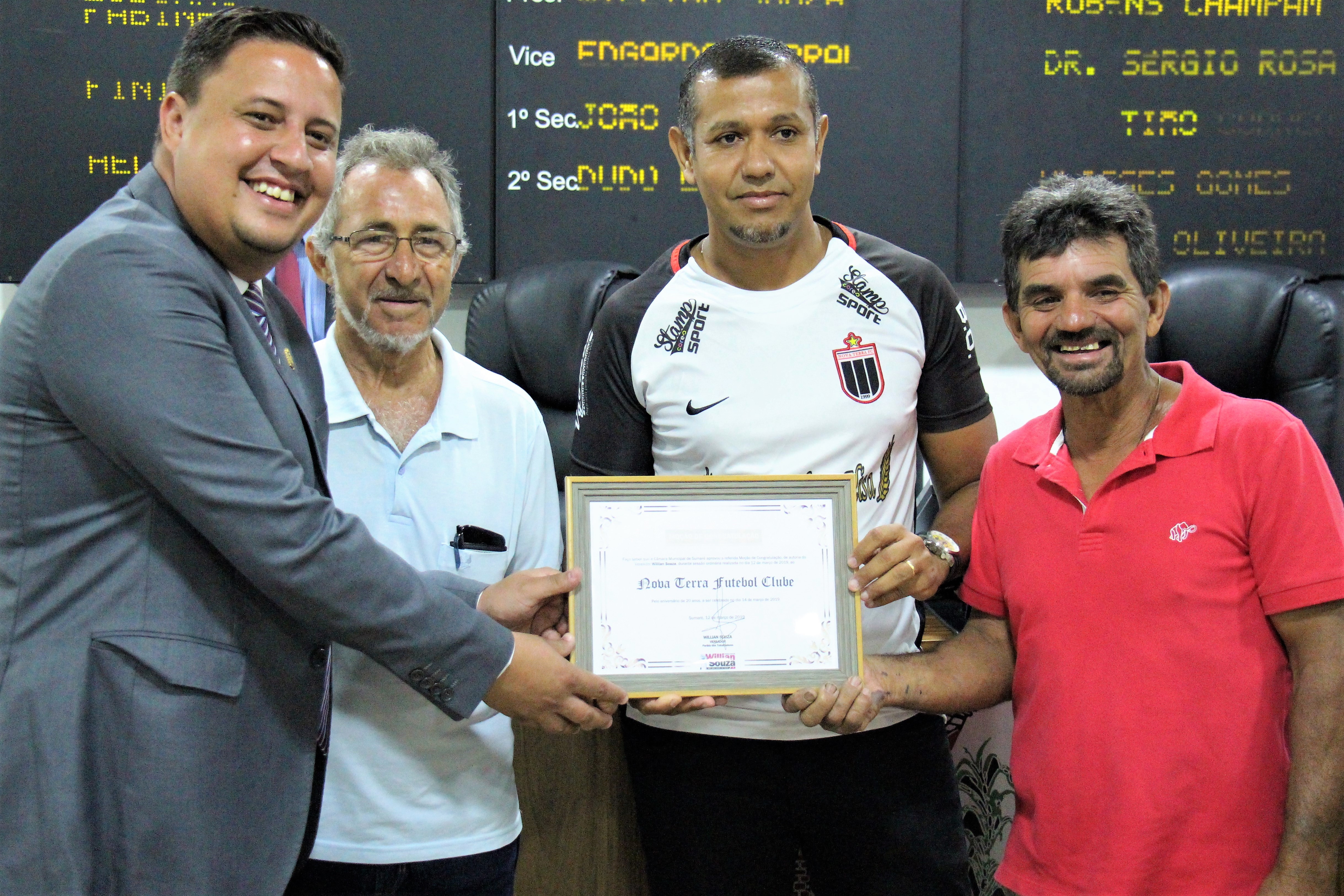 Nova Terra Futebol Clube é homenageado pelo aniversário de 20 anos 